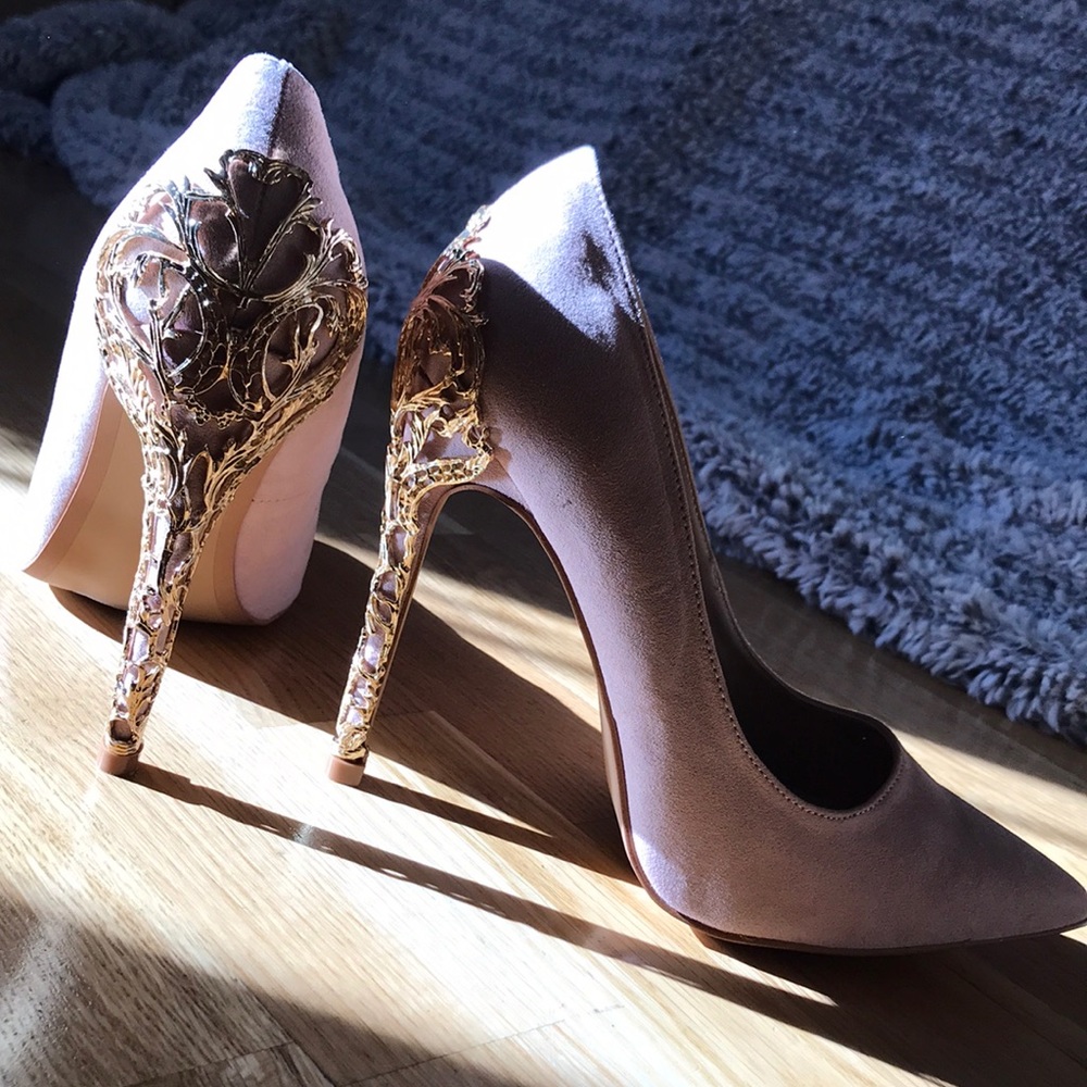 Pink/nude stilettos with beautiful detail on heels